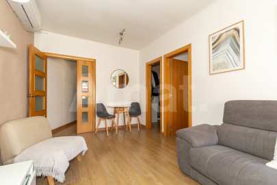 Bright and renovated flat, in El Guinardó -6