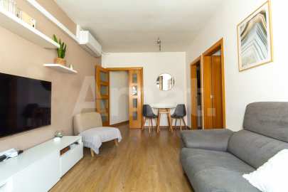 Bright and renovated flat, in El Guinardó -7