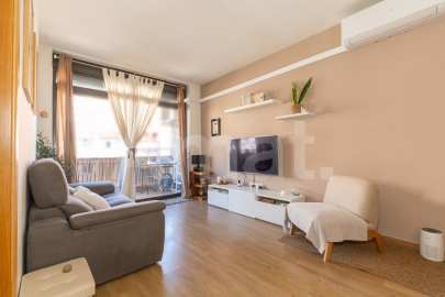 Bright and renovated flat, in El Guinardó -9