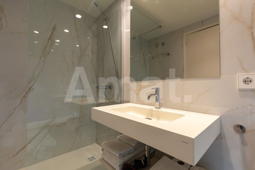 1840 APARTMENTS– Piso reformado y amueblado con 3 dorm. y piscina -15