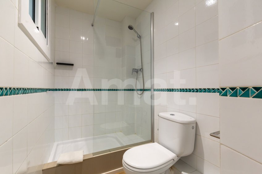 1840 APARTMENTS– Piso reformado y amueblado con 3 dorm. y piscina -16