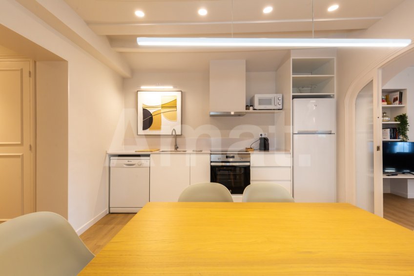 1840 APARTMENTS– Piso reformado y amueblado con 3 dorm. y piscina -30