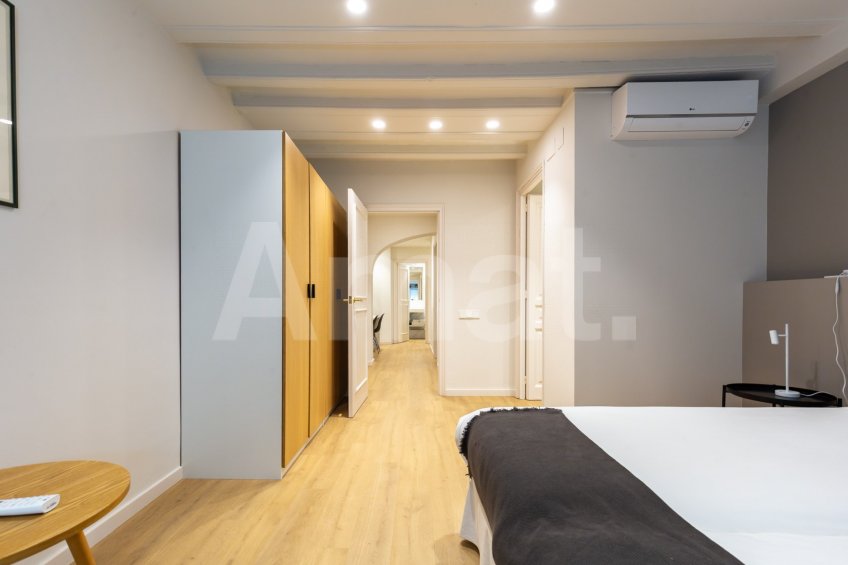 1840 APARTMENTS– Piso reformado y amueblado con 3 dorm. y piscina -4