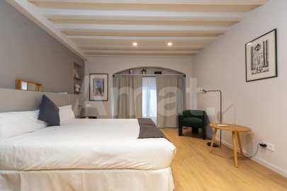1840 APARTMENTS– Piso reformado y amueblado con 3 dorm. y piscina -11