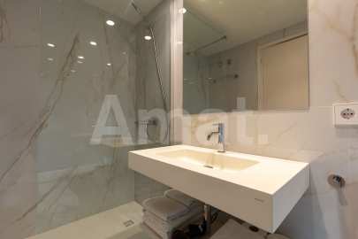 1840 APARTMENTS– Piso reformado y amueblado con 3 dorm. y piscina -15