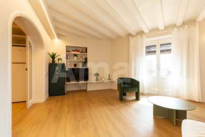 1840 APARTMENTS– Piso reformado y amueblado con 3 dorm. y piscina -25