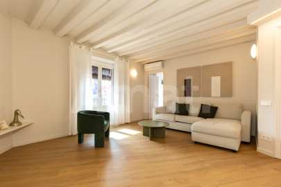 1840 APARTMENTS– Piso reformado y amueblado con 3 dorm. y piscina -26