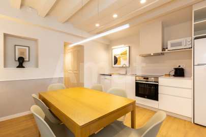 1840 APARTMENTS– Piso reformado y amueblado con 3 dorm. y piscina -3