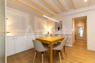 1840 APARTMENTS– Piso reformado y amueblado con 3 dorm. y piscina -31