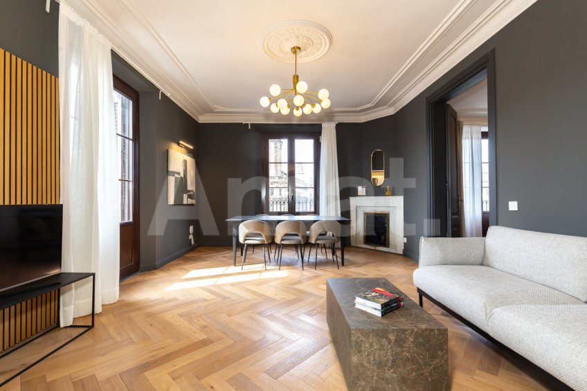 Pis reformat i moblat amb 2 dorm. i piscina