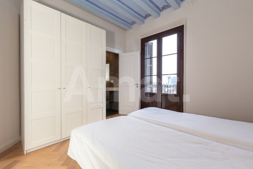 1840 APARTMENTS– Renovated and furnished 2-bedroom flat with pool -8