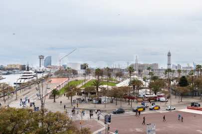 1840 APARTMENTS– Renovated and furnished 2-bedroom flat with pool -13