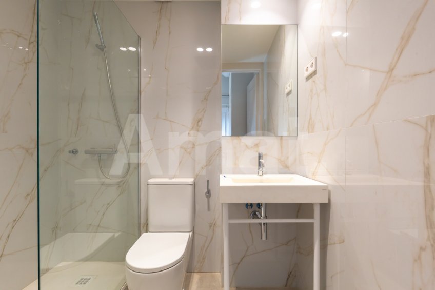 1840 APARTMENTS– Pis reformat i moblat de 2 dorm. amb piscina -20