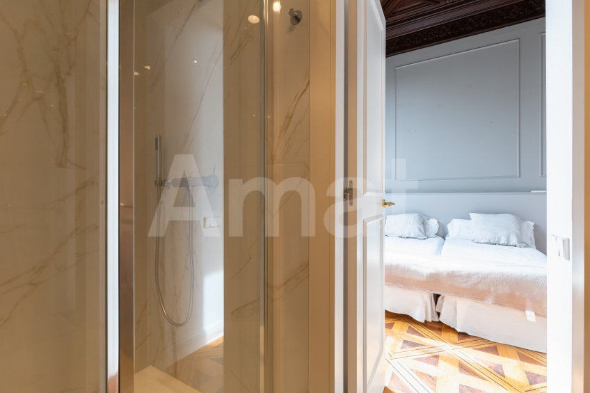 1840 APARTMENTS– Pis reformat i moblat de 2 dorm. amb piscina -25