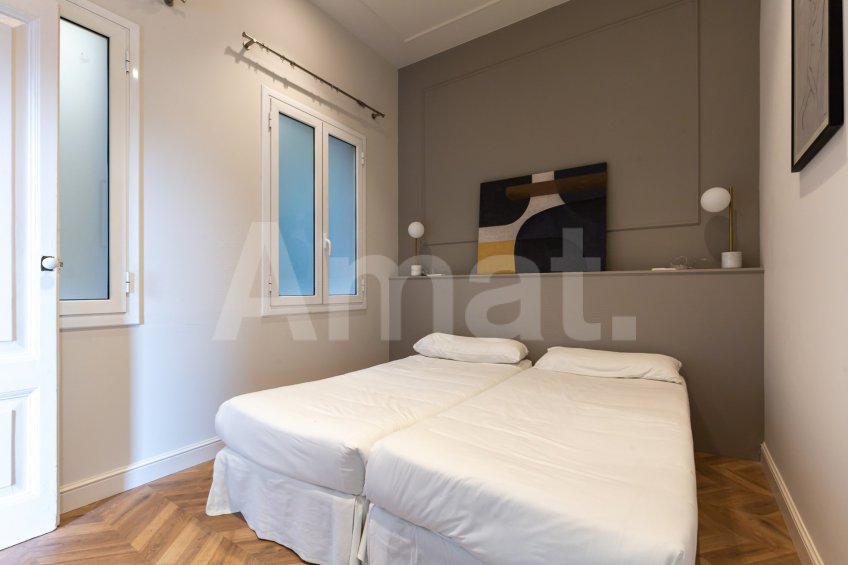 1840 APARTMENTS– Pis reformat i moblat de 2 dorm. amb piscina -29