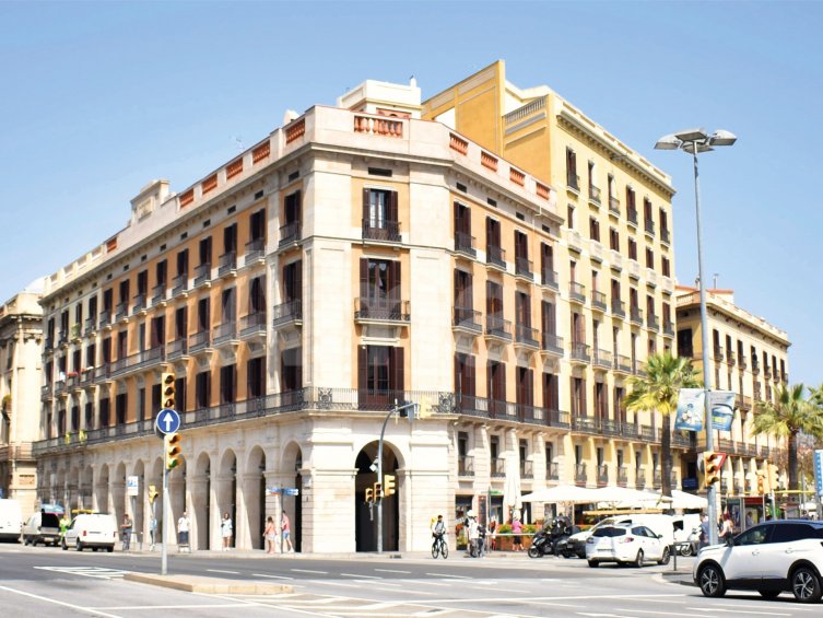 1840 APARTMENTS– Pis reformat i moblat de 2 dorm. amb piscina -38