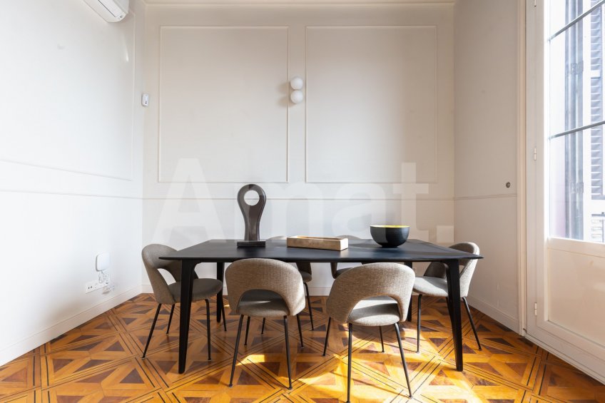 1840 APARTMENTS– Pis reformat i moblat de 2 dorm. amb piscina -8