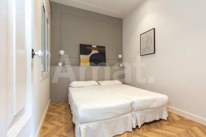 1840 APARTMENTS– Pis reformat i moblat de 2 dorm. amb piscina -28