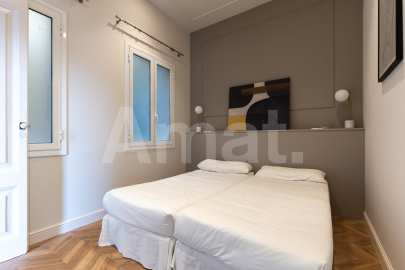 1840 APARTMENTS– Pis reformat i moblat de 2 dorm. amb piscina -29