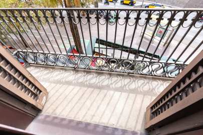 1840 APARTMENTS– Pis reformat i moblat de 2 dorm. amb piscina -35