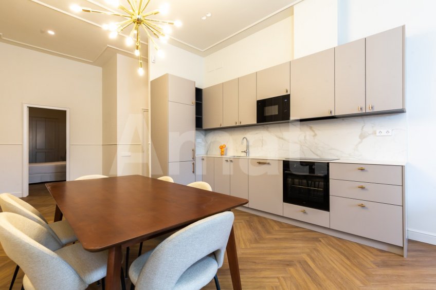 1840 APARTMENTS– Piso reformado y amueblado con 2 dorm.  con piscina -4