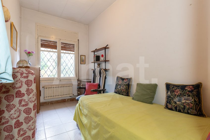 Casa unifamiliar con jardín, a reformar, al lado de la Biblioteca -18