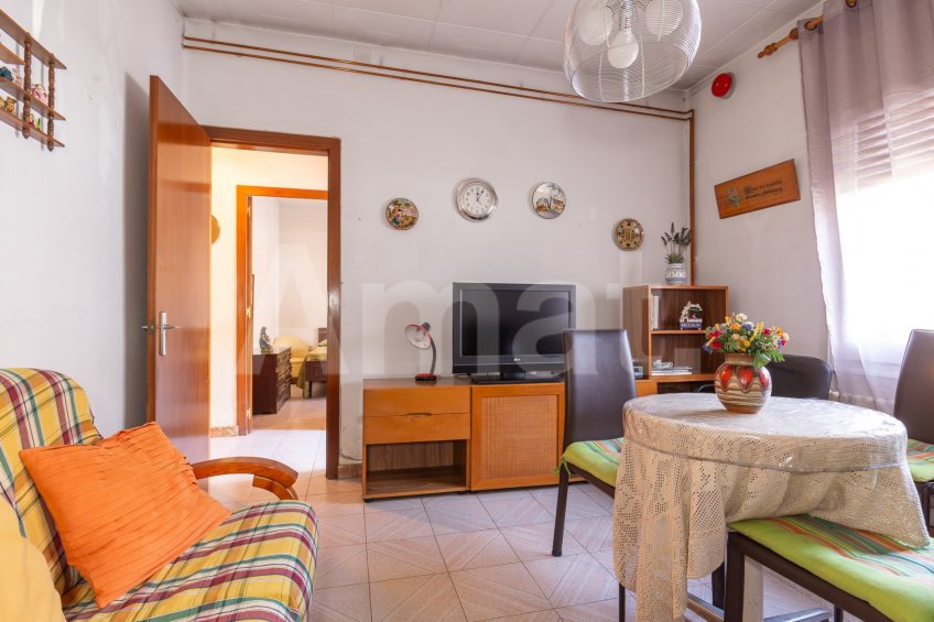 Casa unifamiliar con jardín, a reformar, al lado de la Biblioteca -20