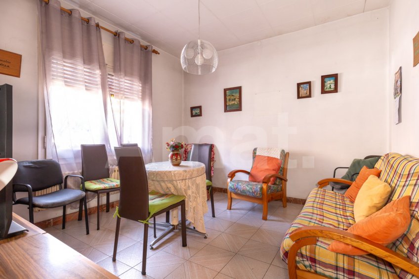 Casa unifamiliar con jardín, a reformar, al lado de la Biblioteca -3