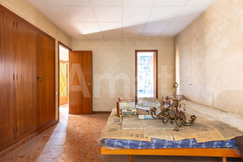 Casa unifamiliar con jardín, a reformar, al lado de la Biblioteca -39