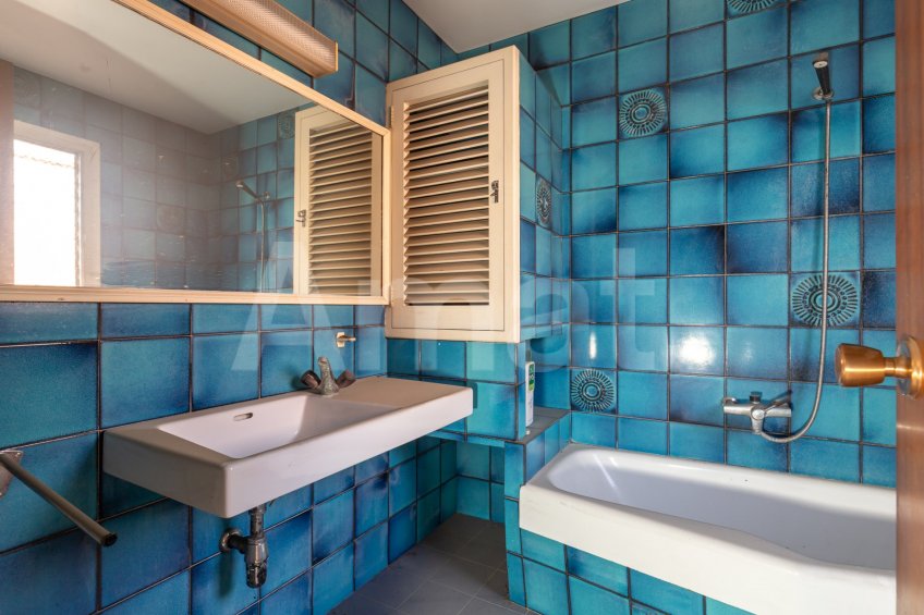 Casa unifamiliar con jardín, a reformar, al lado de la Biblioteca -42