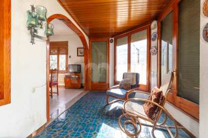 Casa unifamiliar con jardín, a reformar, al lado de la Biblioteca -11