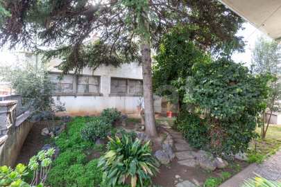 Casa unifamiliar con jardín, a reformar, al lado de la Biblioteca -25