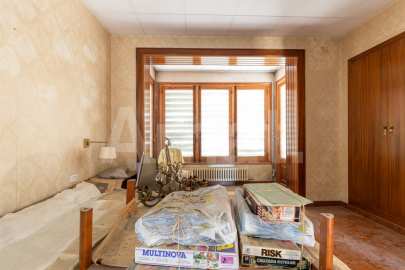 Casa unifamiliar con jardín, a reformar, al lado de la Biblioteca -38