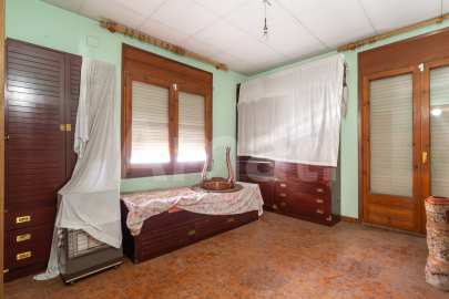 Casa unifamiliar con jardín, a reformar, al lado de la Biblioteca -41