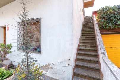 Casa unifamiliar con jardín, a reformar, al lado de la Biblioteca -49