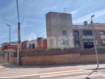 Terreno céntrico y esquinero, en La Martinica -11