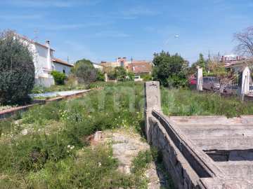Terreno céntrico y esquinero, en La Martinica -9