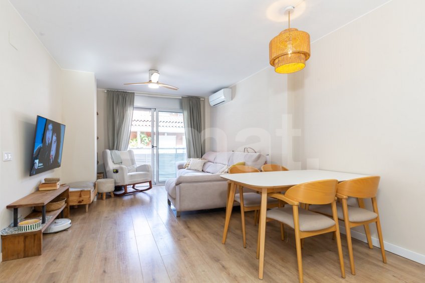 Ático dúplex con terraza y reformado, en el centro -12