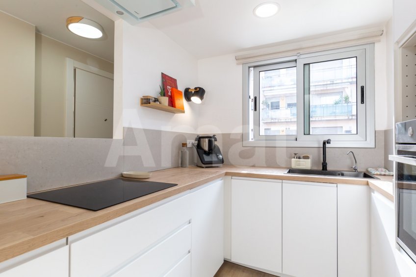 Ático dúplex con terraza y reformado, en el centro -14