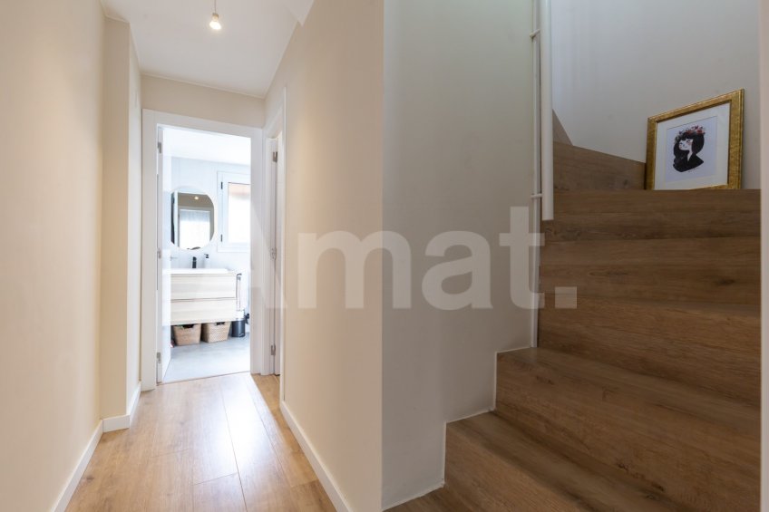 Ático dúplex con terraza y reformado, en el centro -22