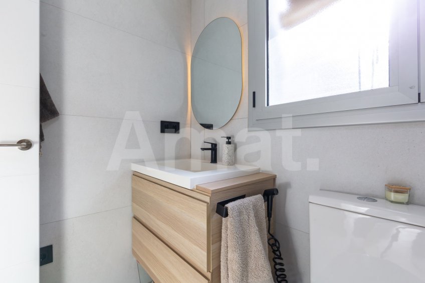 Ático dúplex con terraza y reformado, en el centro -26