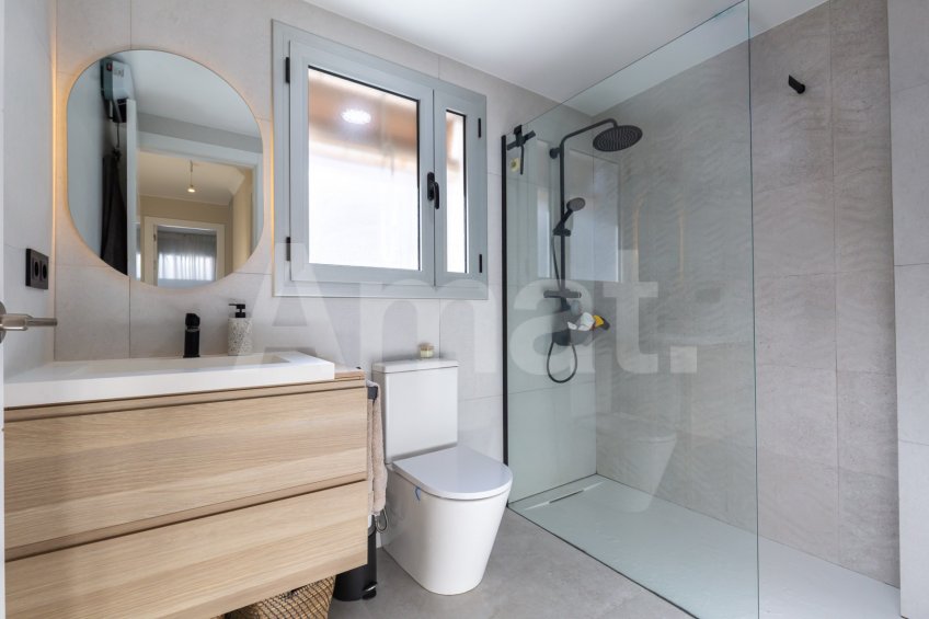 Ático dúplex con terraza y reformado, en el centro -27