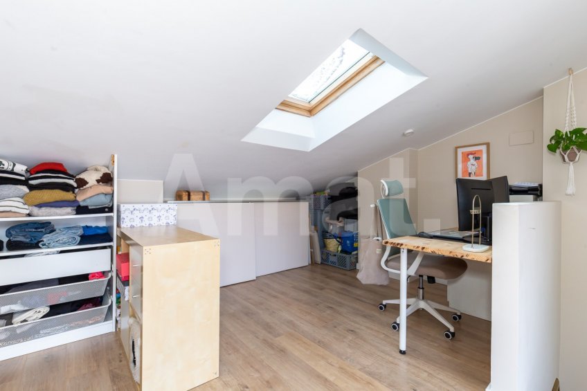 Ático dúplex con terraza y reformado, en el centro -33