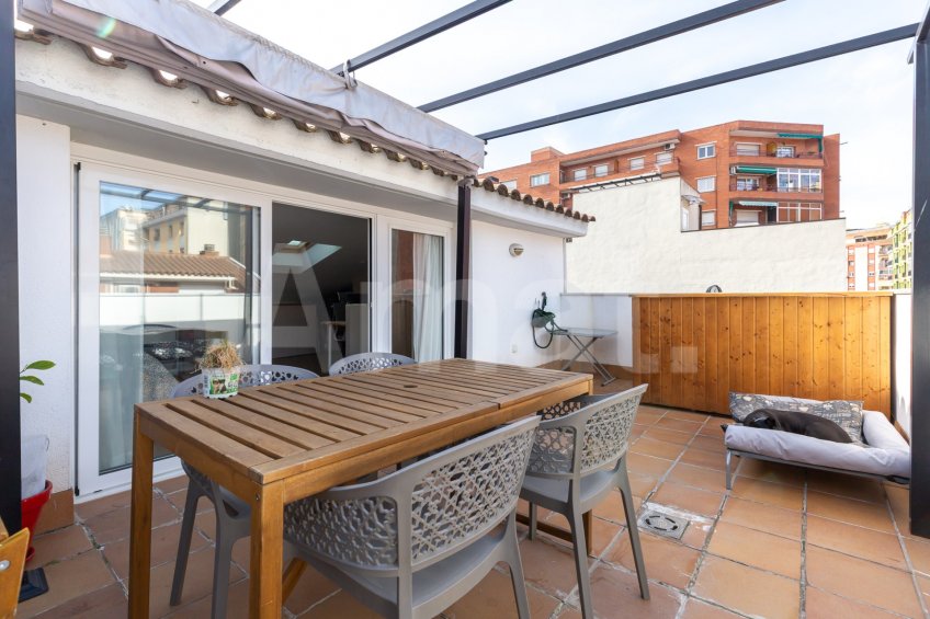 Ático dúplex con terraza y reformado, en el centro -39