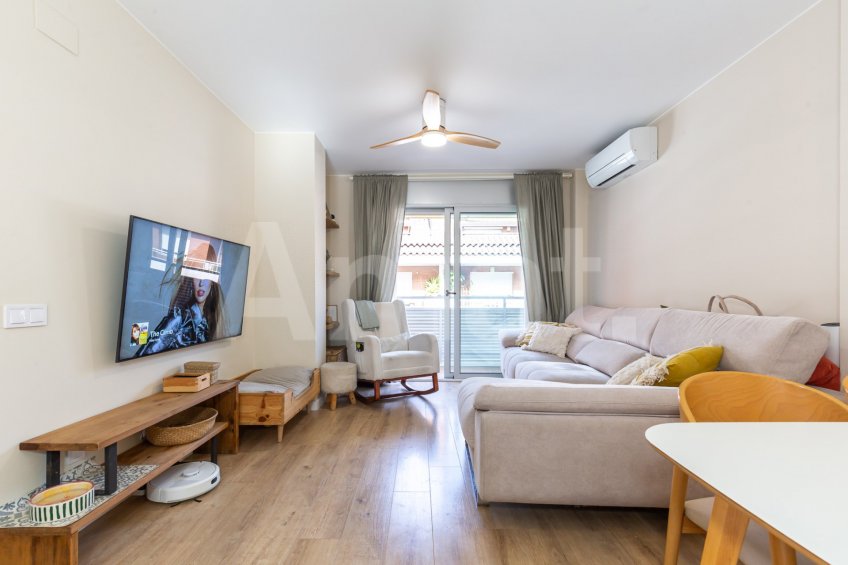 Ático dúplex con terraza y reformado, en el centro -8