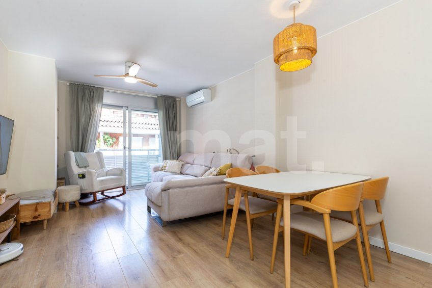 Ático dúplex con terraza y reformado, en el centro -9