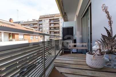 Ático dúplex con terraza y reformado, en el centro -16