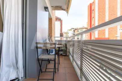 Ático dúplex con terraza y reformado, en el centro -17