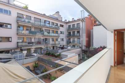 Ático dúplex con terraza y reformado, en el centro -35