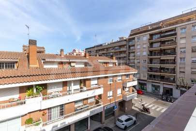 Ático dúplex con terraza y reformado, en el centro -41